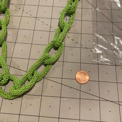 #207 Green Chain Bead Necklace-D80