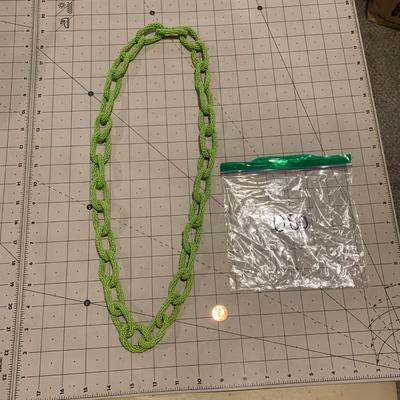 #207 Green Chain Bead Necklace-D80