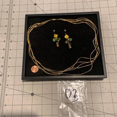 #210 Green/Gold Necklace and Earrings-E2(D2)