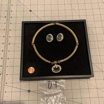 #211 Gold With Blue Necklace and Clip on Earrings