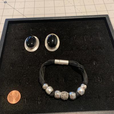 #222 Black/Silver Earrings and Bracelet-D15