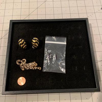 #242 Cheetah Pin and Earrings-E1