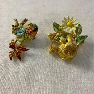 VINTAGE ARTHUR PEPPER AND GOLD CROWN BROOCHES