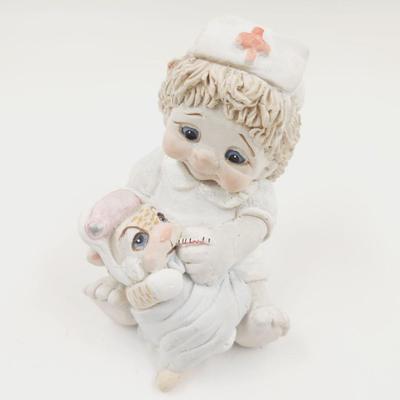 DREAMSICLES "JUNIOR NURSE" COLLECTABLE FIGURINE