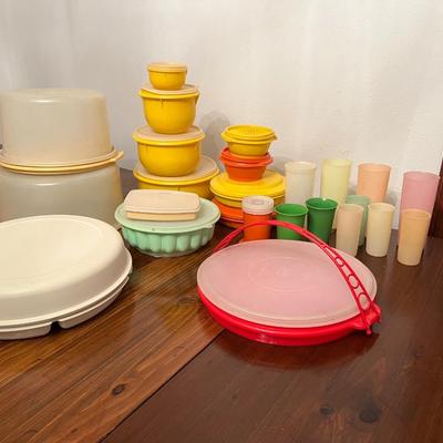 VINTAGE TUPPERWARE LOT*See Description*