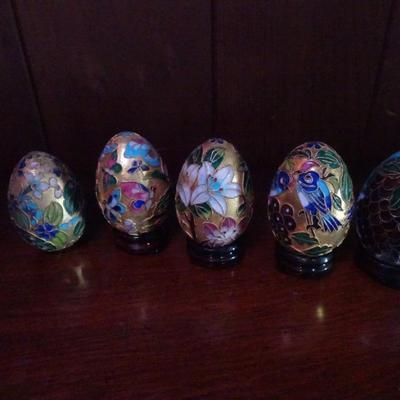 LOT 115. DECORATIVE EGGS