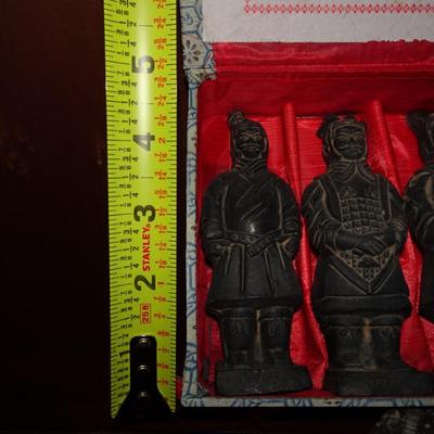 LOT 118. TERRACOTTA WARRIOR SET AND STONE HOT PLATE