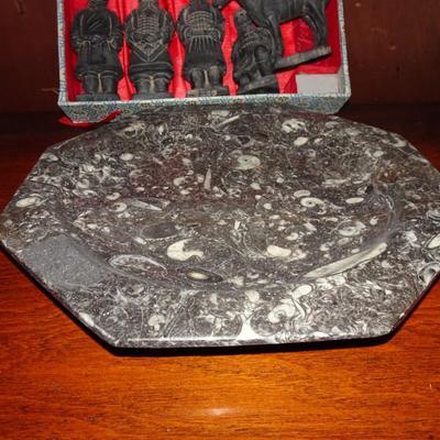 LOT 118. TERRACOTTA WARRIOR SET AND STONE HOT PLATE