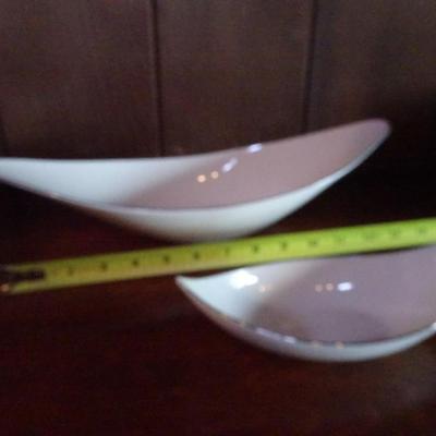 LOT 119. LENOX BOWLS. ONE AS CHIP ON BOTTOM