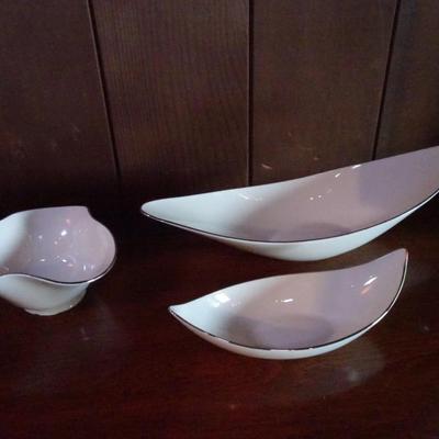 LOT 119. LENOX BOWLS. ONE AS CHIP ON BOTTOM