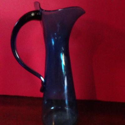 LOT 120. VINTAGE TRIANGLE TOP PITCHER  (POSSIBLY BLENKO GLASS PITCHER)