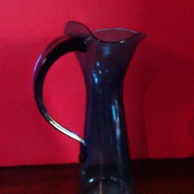 LOT 120. VINTAGE TRIANGLE TOP PITCHER  (POSSIBLY BLENKO GLASS PITCHER)
