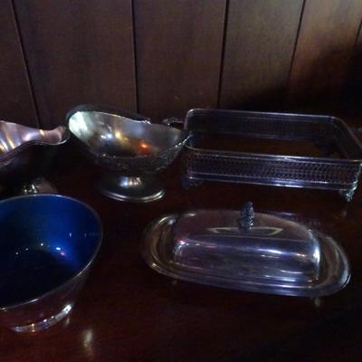 LOT 123. SILVER PLATE ITEMS
