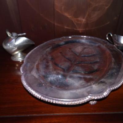 LOT 123. SILVER PLATE ITEMS