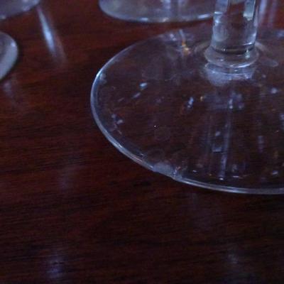 LOT 125. GLASSWARE