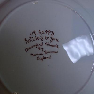 LOT 126. CHRISTMAS PLATES