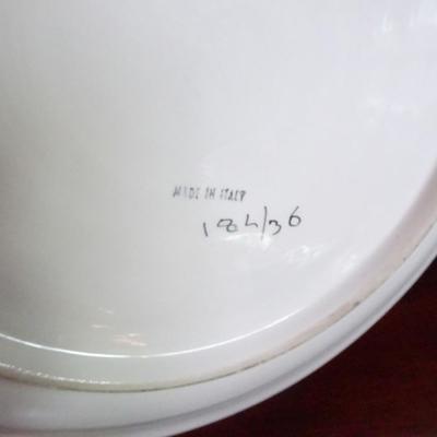 LOT 126. CHRISTMAS PLATES