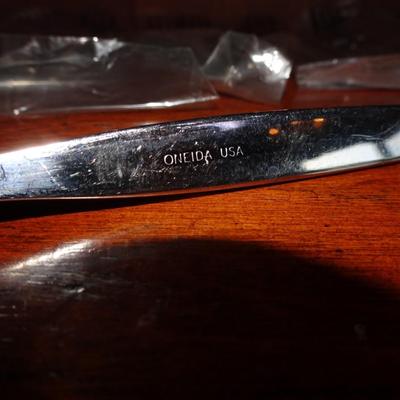LOT 129. ONEIDA FLATWARE