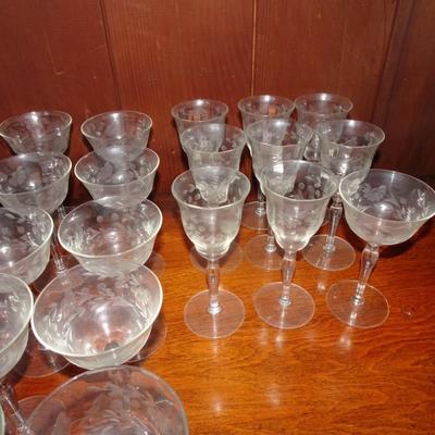 LOT 131. GLASSWARE