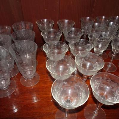 LOT 131. GLASSWARE