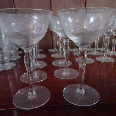 LOT 131. GLASSWARE