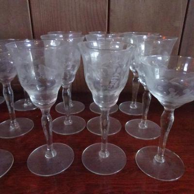 LOT 131. GLASSWARE