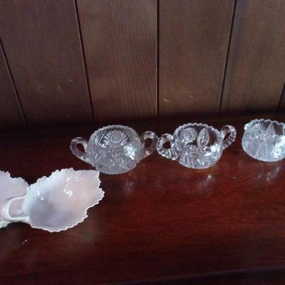 LOT 132. LENOX DECORATIVE BOWL AND CRYSTAL BOWLS