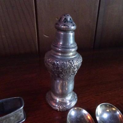 LOT 133. STERLING SILVER ITEMS