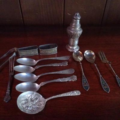 LOT 133. STERLING SILVER ITEMS