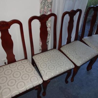LOT 135. FOUR SIDE CHAIRS