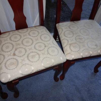 LOT 135. FOUR SIDE CHAIRS