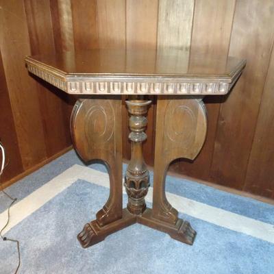 LOT 158. ANTIQUE 1920'S SPANISH REVIVAL HEXAGONAL SIDE TABLE
