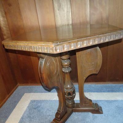 LOT 158. ANTIQUE 1920'S SPANISH REVIVAL HEXAGONAL SIDE TABLE