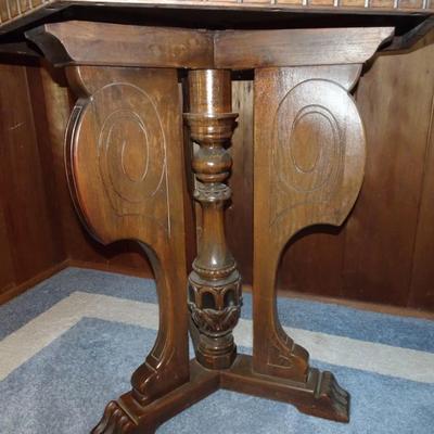 LOT 158. ANTIQUE 1920'S SPANISH REVIVAL HEXAGONAL SIDE TABLE