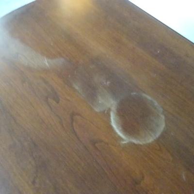 LOT 160. COFFE TABLE