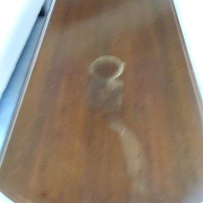 LOT 160. COFFE TABLE