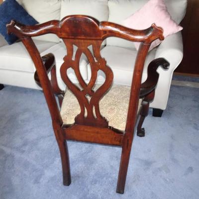 LOT 155. ARM CHAIR