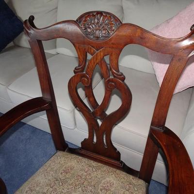 LOT 155. ARM CHAIR