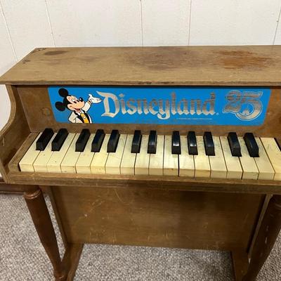 VINTAGE DISNEYLAND 25 Childâ€™s Wooden Piano *See Description*