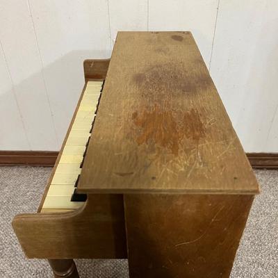VINTAGE DISNEYLAND 25 Childâ€™s Wooden Piano *See Description*