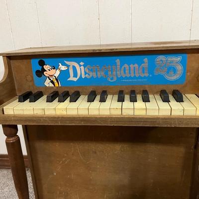 VINTAGE DISNEYLAND 25 Childâ€™s Wooden Piano *See Description*