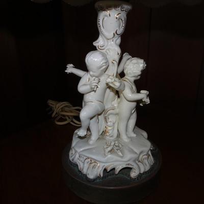 LOT 163. PAIR OF VINTAGE CHERUB LAMPS