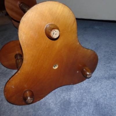 LOT 162. VINTAGE TABLE