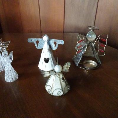 LOT 164. DECORATIVE ANGELS
