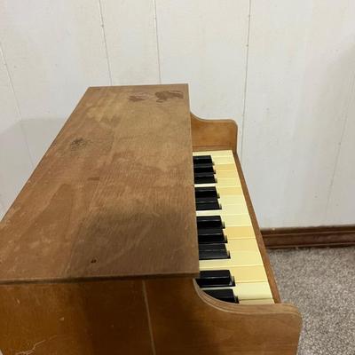 VINTAGE JAYMAR Childâ€™s Piano *See Description*