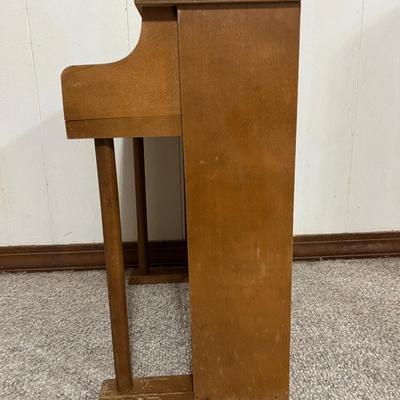 VINTAGE JAYMAR Childâ€™s Piano *See Description*
