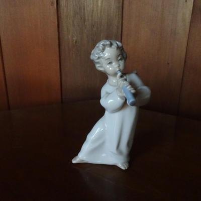 LOT 165. LLADRO ANGEL