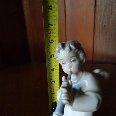 LOT 165. LLADRO ANGEL