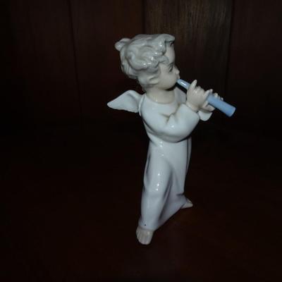 LOT 165. LLADRO ANGEL