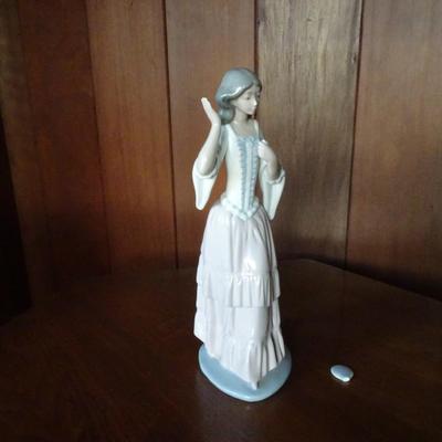 LOT 166. NAO FIGURINE
